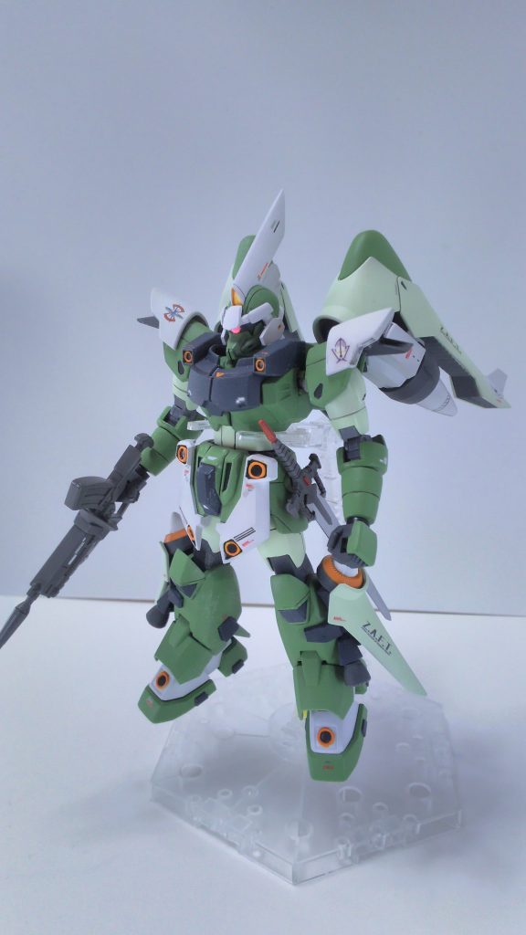 「ドクター」の異名を持つ、ミハイル・コーストの愛機。
設定集によればクルーゼ隊長も乗ったとのこと。