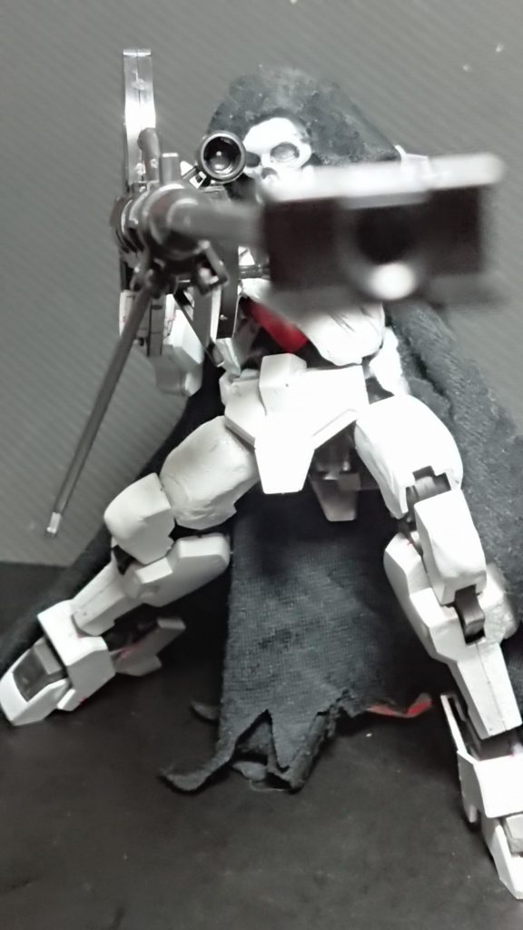 狙撃などでガンダムをバックアップします