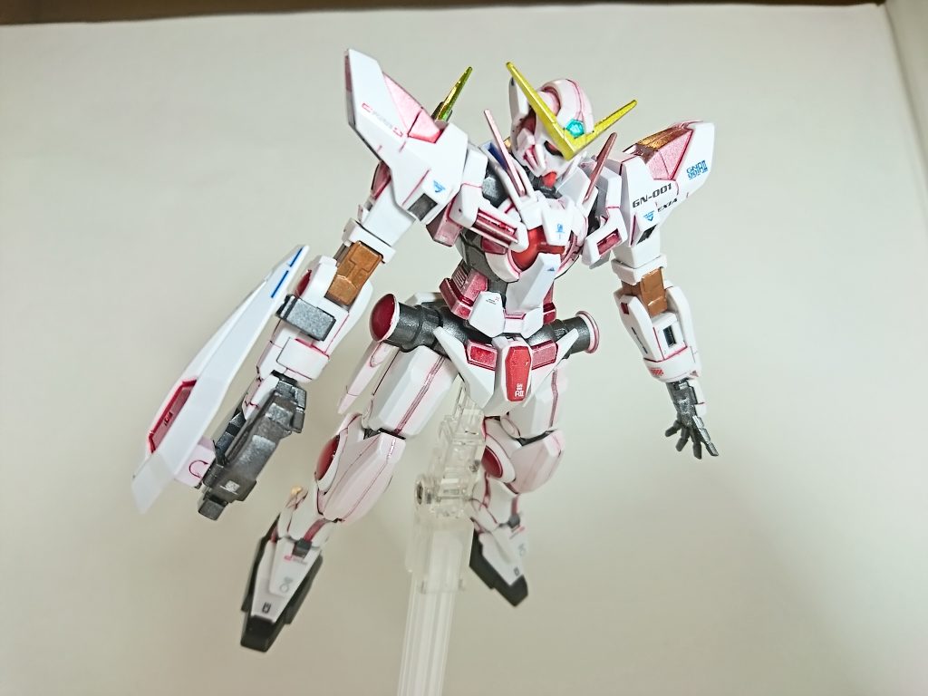 この作例は実験的な要素が強く、様々な経験値を積むことができました。
反面、コイツは失敗作になりました。

全体的な配色については満足してますが、サイコフレームの塗装方法がマズかった。