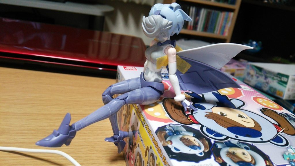 羽根を仮組みしてポージングのイメージ。