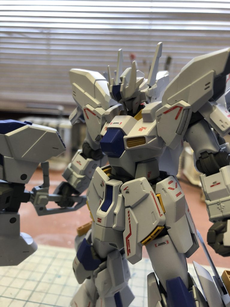 バストアップ。
頭部の形状結構お気に入りです。