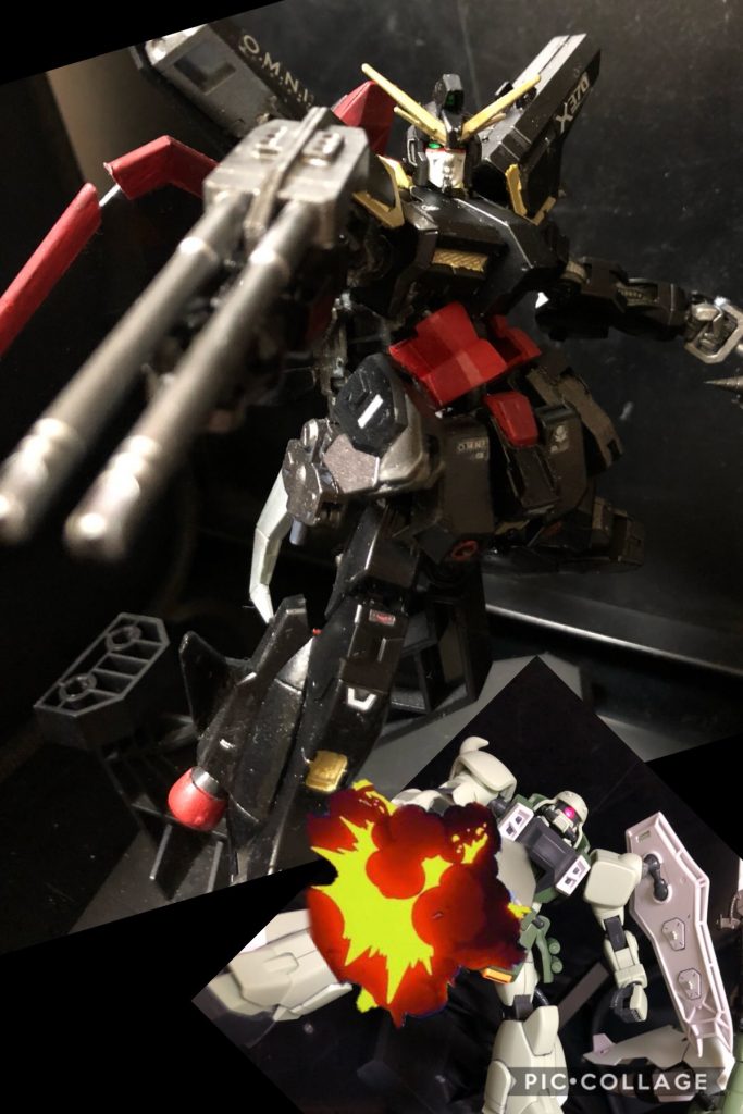 クロト「もらったァ！でりゃああああ！必殺！！」
oyz「100mmエネルギー砲“ツォーン”
レイダーの口に搭載されているビーム兵器。通称ゲロビーム。 口径こそ小さいが、近距離での威力はかなりのものだ。ちなみに『ツォーン』は『怒り』を意味する。 
クロト「おもしれぇ！次、いこうぜぇ！」