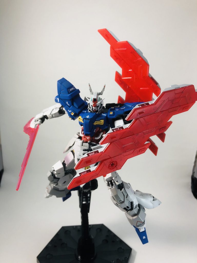 サーベル&盾構え。