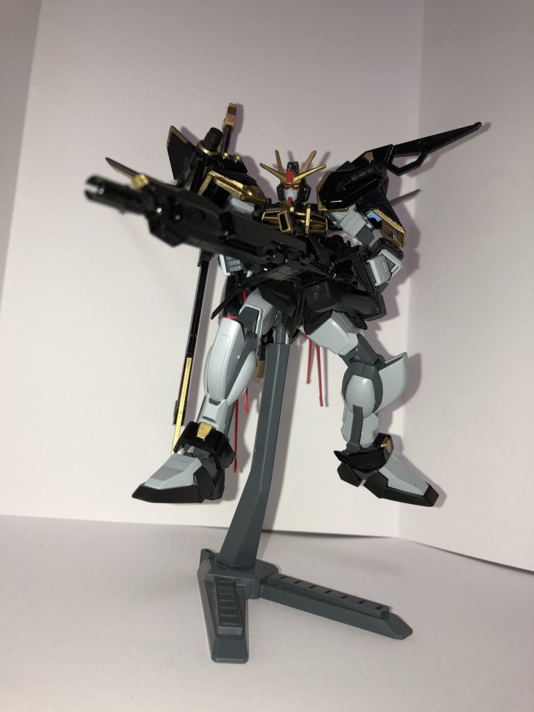 アグニは高射程からの狙撃や牽制、高火力なので大体のMSなら一撃で倒せる上破壊任務や逃げる相手にも有効と思っています
が、追加バッテリーに余裕のある内じゃないとエネルギー切れを起こしやすいので、これ以上使えないと判断したらパージしても良いかもしれません