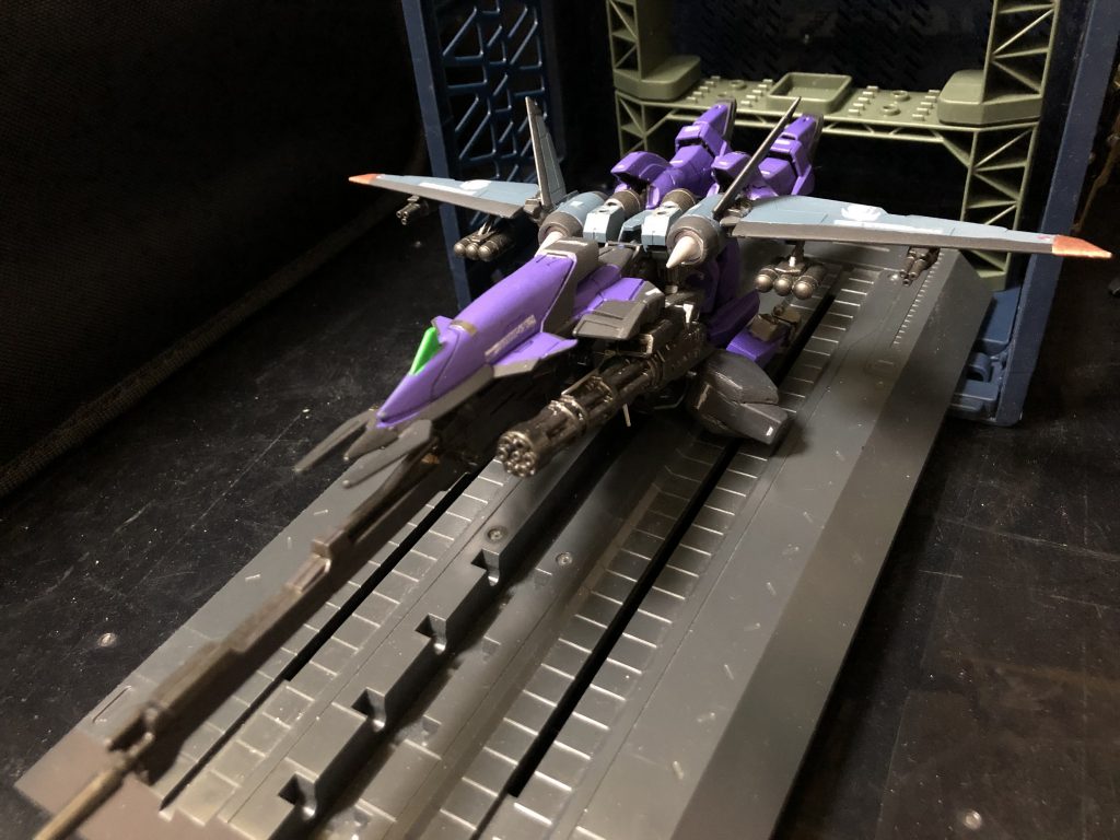 ステラ「ネオ...。ネオ、この機体....？」
oyz「この機体はウィンダム。私の専用機だ。SEEDコンが始まって直ぐに作り出したが、結局ここまでかかってしまったよ。」
ステラ「うん...。」
oyz「ベースとしてはインパルスを使い、殆ど見えないが背面はストライクを使用している。頭部やスラスターなど、ジャンク品から近いものを持ってきたが、やはりちょっと違う感は拭えないな。」