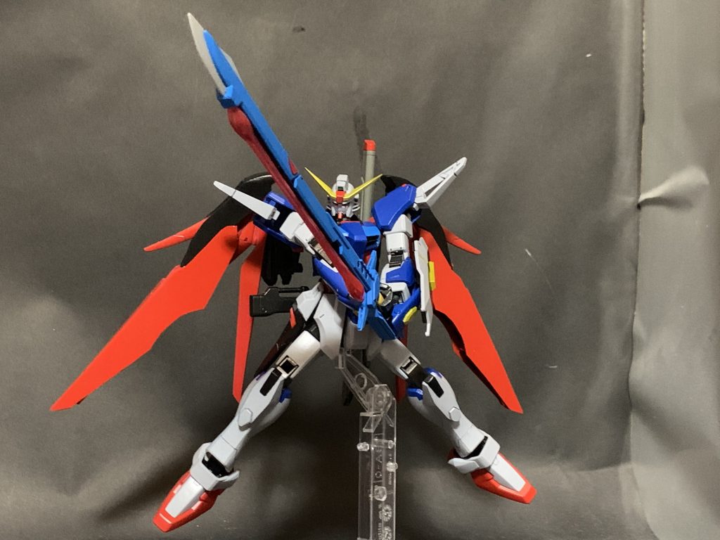 可動範囲が広がったのでビーム砲やアロンダイトを構えたポーズもバッチリ決まります。