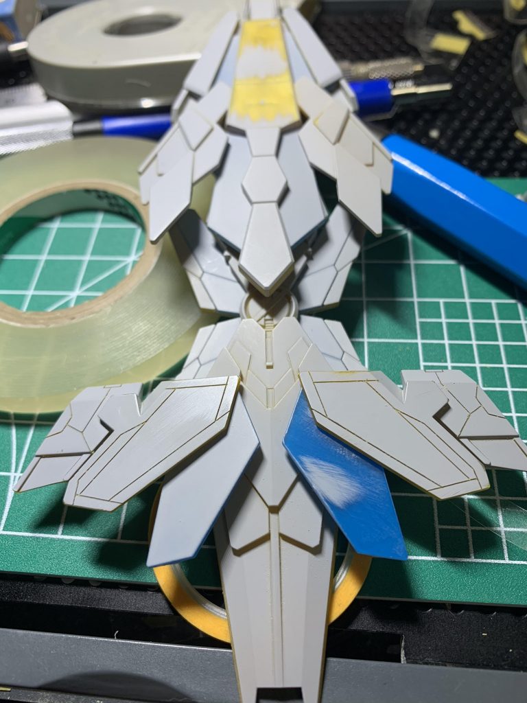 地味にスジボリを追加しています👍