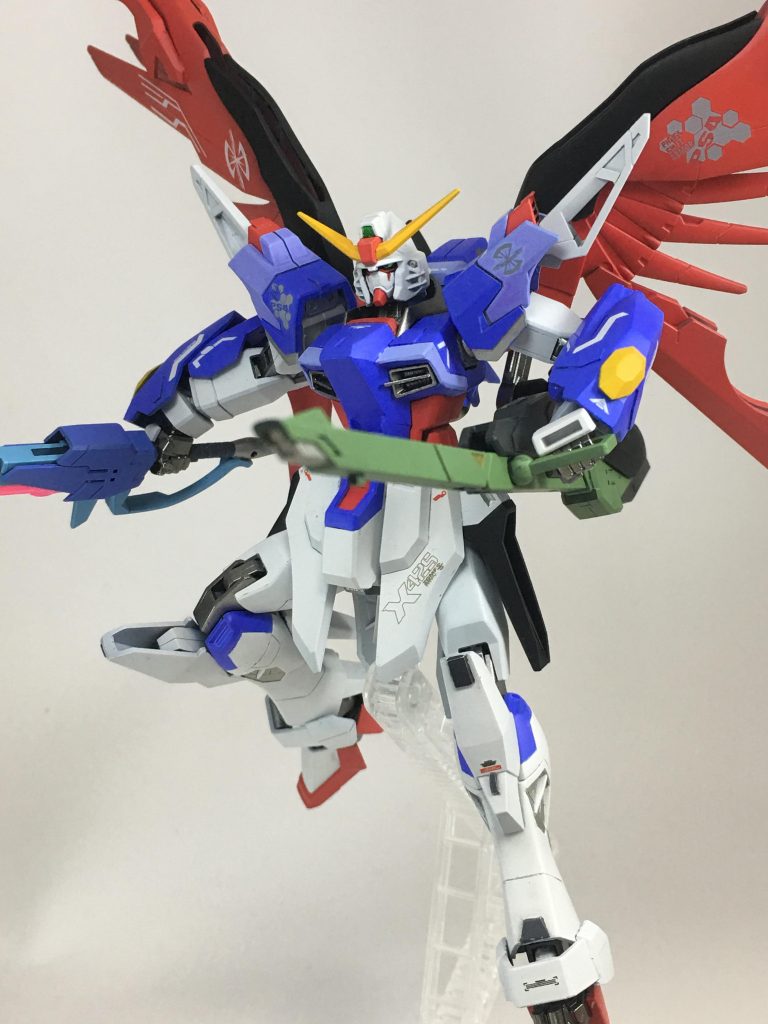 長距離ビーム砲
こちらもHGからの流用。
後部はMGストライクのエネルギーパックを加工してつけてます