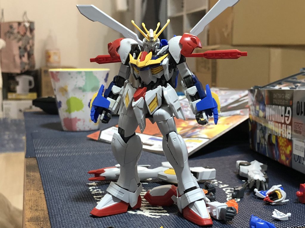 初期案。ガンダムフレームとゴッドガンダムの合わせは最初の段階から決まってきました。