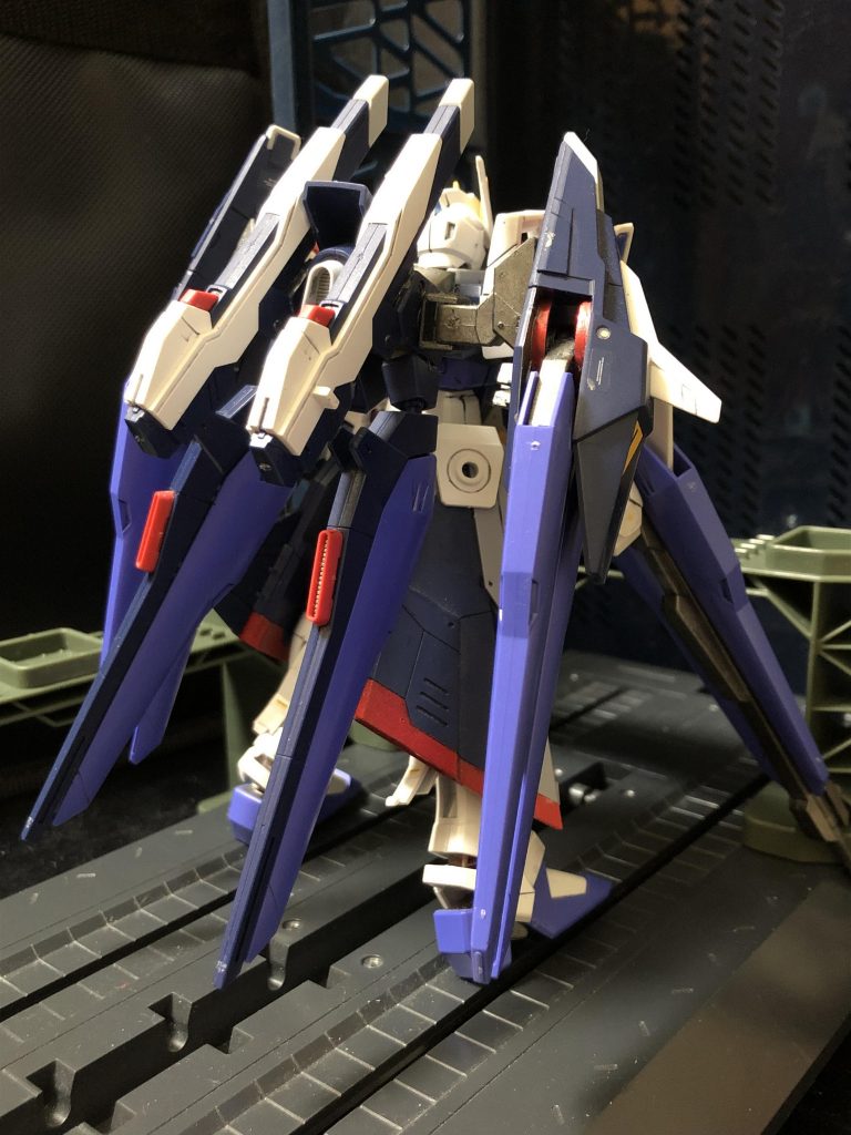 ラクス「こちらです。コレがキラの新たなる剣、“アメイジングストライクフリーダムガンダム -ヴァリアブル-です。」
キラ「“アメイジングストライクフリーダムガンダム -ヴァリアブル-“！？」
ラクス「そうです。“アメイジングストライクフリーダムガンダム -ヴァリアブル-です。」
キラ「“アメイジングストライクフリーダムガンダム -ヴァリアブル-....。なんて長い名前なんだ...！」
ラクス「それではキラ、貴方はこの、“アメイジングストライクフリーダムガンダム -ヴァリアブル-”に乗ってオーブの国防本部のカガリの所へ行き、就職してくるのです。」
キラ「でも...、働きたくない...。働かせないで...！」
ラクス「キラ...。ガンダムに乗れ。」
キラ「無理だよそんなの。見た事も聞いた事もないのに出来る訳ないよ。」
ラクス「乗るなら早くしろ。で、なければ帰れ！」
キラ「嫌だよ・・・せっかく来たのに、こんなの無いよっ！出来るわけ無いよっ！」
ラクス「ちなみに、この別荘は10分後に爆破しますわ。キラが逃げ出さないようにですわ。」
キラ「ええっ！！？.....逃げちゃ駄目だ、逃げちゃ駄目だ、逃げちゃ駄目だ、逃げちゃ駄目だ、逃げちゃ駄目だ...！！」
ラクス「キラ、どうしますか？」
キラ「や、やります、僕が乗ります！」
ラクス「それでこそ、キラですわ。では、外にはMS部隊を配置しておきましたわ。キラが出てきたら一斉に攻撃するように手配致しましたわ。」
キラ「どうしてこんなことを…！」
ラクス「ただのウォーミングアップですわ。」
キラ「もう…どうしようもないのか…。キラ·ヤマト、“アメイジングストライクフリーダムガンダム -ヴァリアブル-”行きます！」
ラクス「ご武運をお祈り致しますわ。」