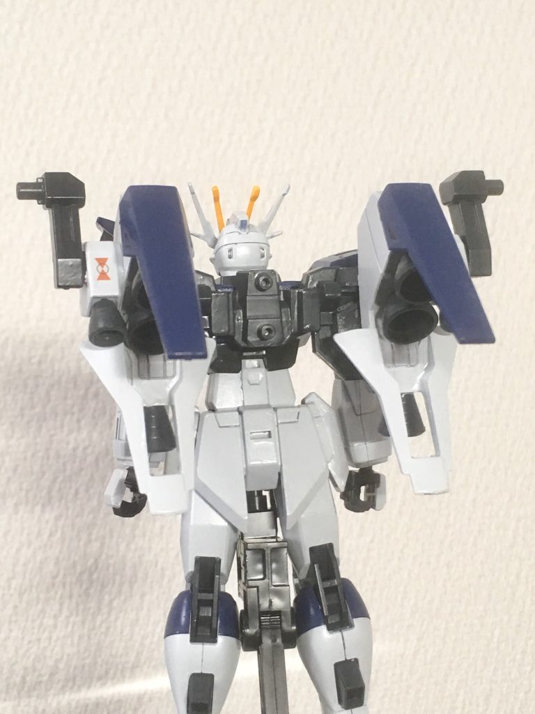 インパルス本来の仕様であるパーツ換装による多方面の戦局への対応が、デスティニーシルエット搭載のインパルスでは限定された装備だけになり開発の意義が希薄となってしまった。それを受けてRチームはハードポイントや接続フレームを各所に設けて、汎用性を維持できる設計にした。