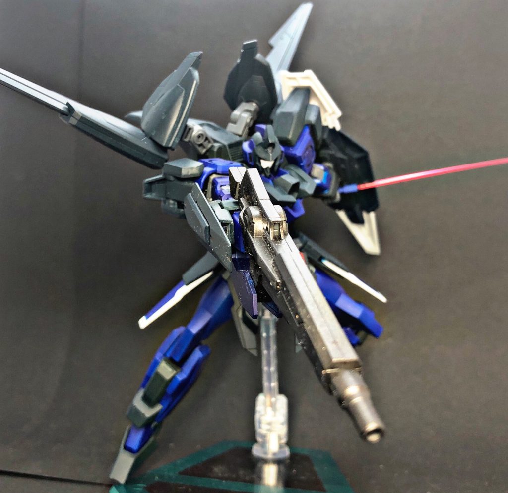 ビームライフル改
アルマスのビームライフルの強化型
エネルギーの消費を抑える為に銃本体にエネルギーパックを搭載し機体のエネルギー消費を抑えて火力を向上している