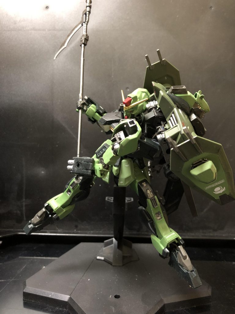 キラ「行かなくちゃ…またあんな事になる前に…。」
oyz「新たな敵MSが出現した。気をつけろ。アレは....、ガンダムだ！」
アズラエル「ん？その羽根つきのガンダム、捕まえて下さい。」
oyz「それはどういった事で...？」
アズラエル「アレは、核ですよ。核で動いてます。アレを捕まえれば、戦局がひっくり返りますよ。」
シャニ「へっへっへっへ、あれ、やるんだね。」
キラ「今すぐ戦闘をやめ、軍を退いて下さい！」
シャニ「オマエ、遊んでやるよ。」

シャニ「うらぁ！」
キラ「もうやめるんだ！」
アウル「おいおい、何やってんだよ。へへん！そっちのが面白そうじゃん！」
シャニ「何だよ、邪魔すんなよ。」
キラ「く..、新手か！？」