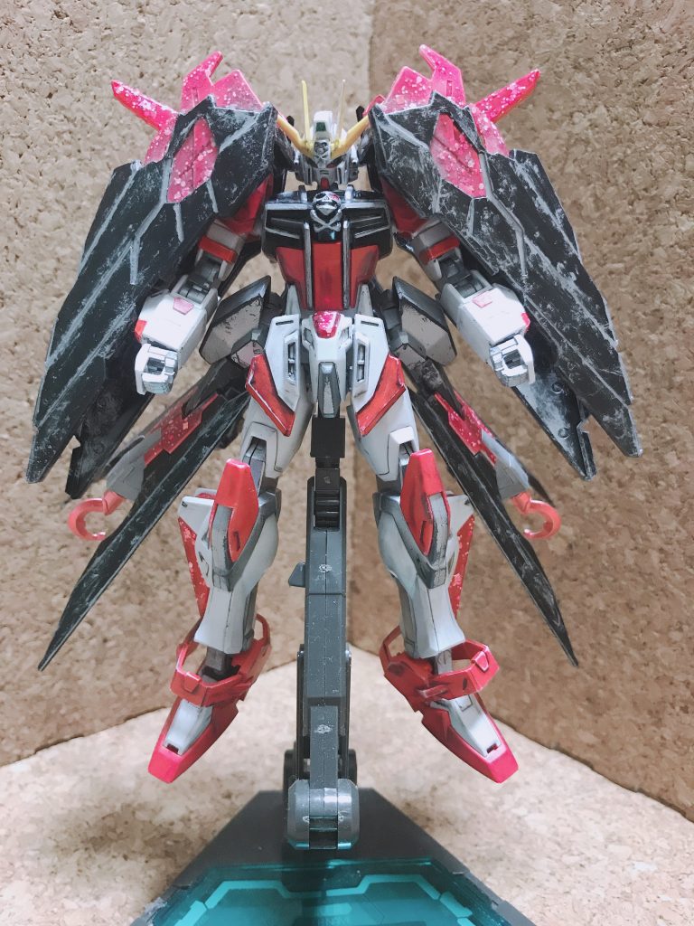 SEEDコンとのことなので主人公機ストライクガンダムを残しままX-1フルクロス、ダークハウンドなどをミキシングして仕上げました。