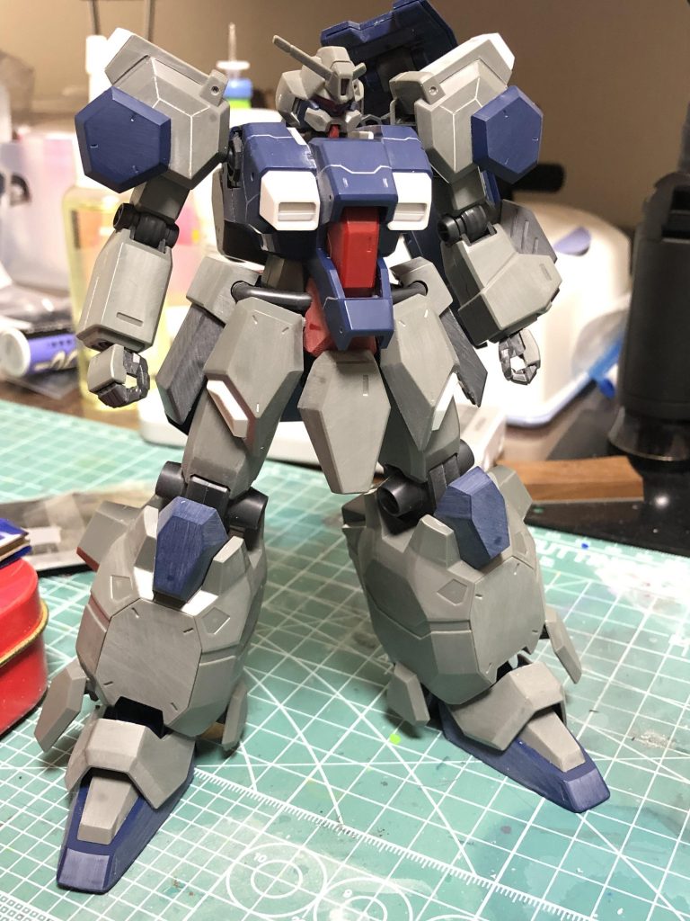 上半身に筋彫り追加。