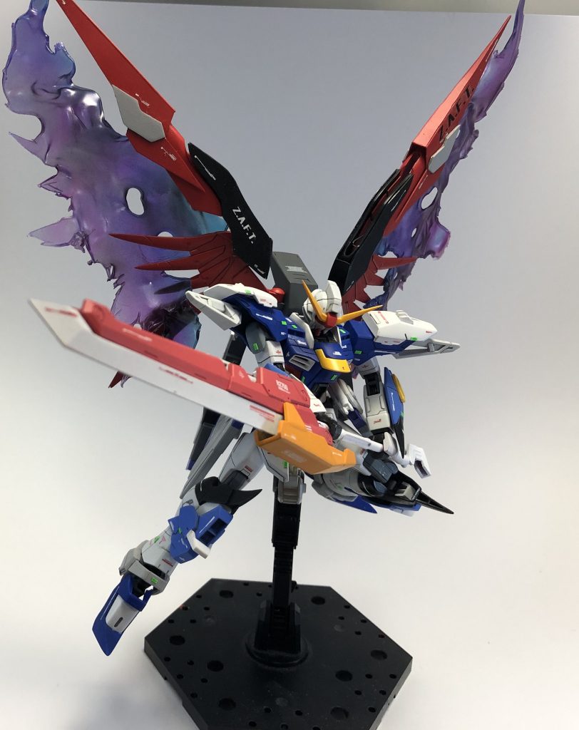 初めてエフェクトパーツを自作しました。とても難しかったですが、とりあえず満足できるものができてよかったです。
前回に続き、今回もデスティニーだったので翼の改造は前よりかっこよくできたかなと思います。次回は違う機体を作りますが、デスティニー好きなのでまたつくるかもです😁