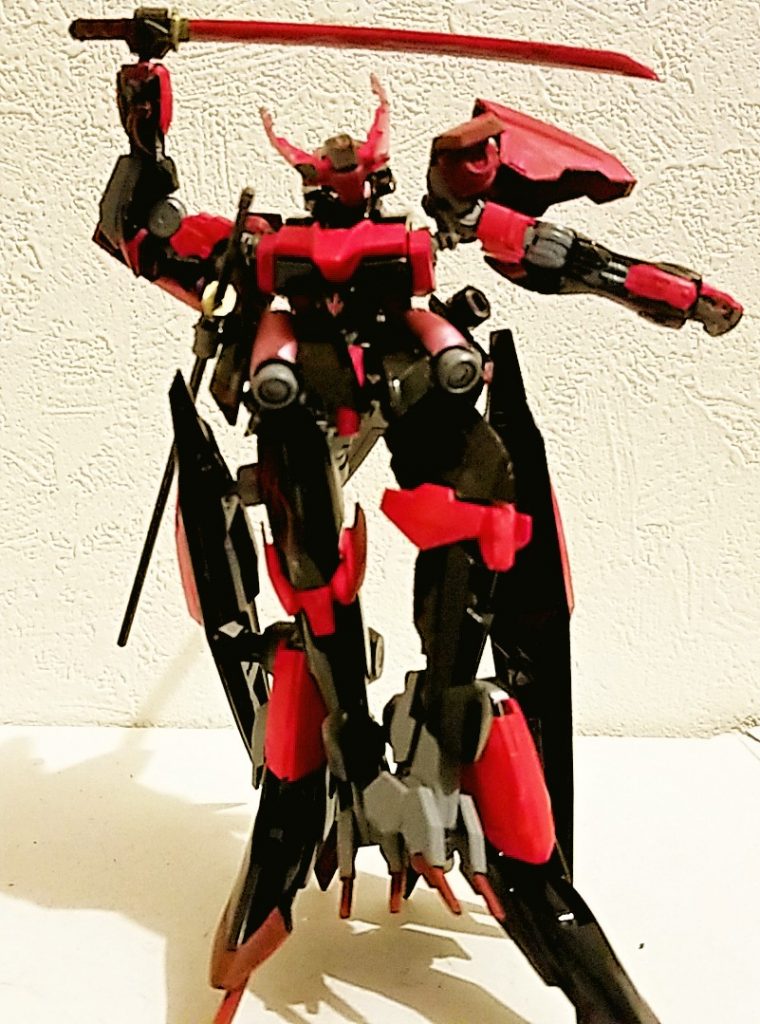 太刀・鬼神刀「阿修羅」
紅き刀身の刀