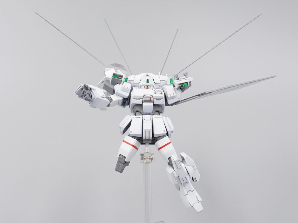 電源はまた生きていたようで、故障し使い物にならなくなった人工衛星のパーツを転用し、地球との通信回復を成し遂げた。