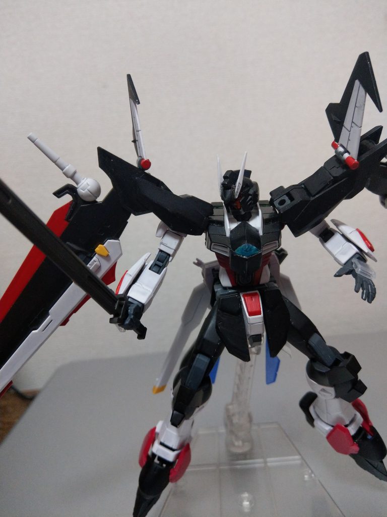 こちら某アニメの実体剣を拝借。
格闘も射撃もそつなくこなすような機体イメージ。