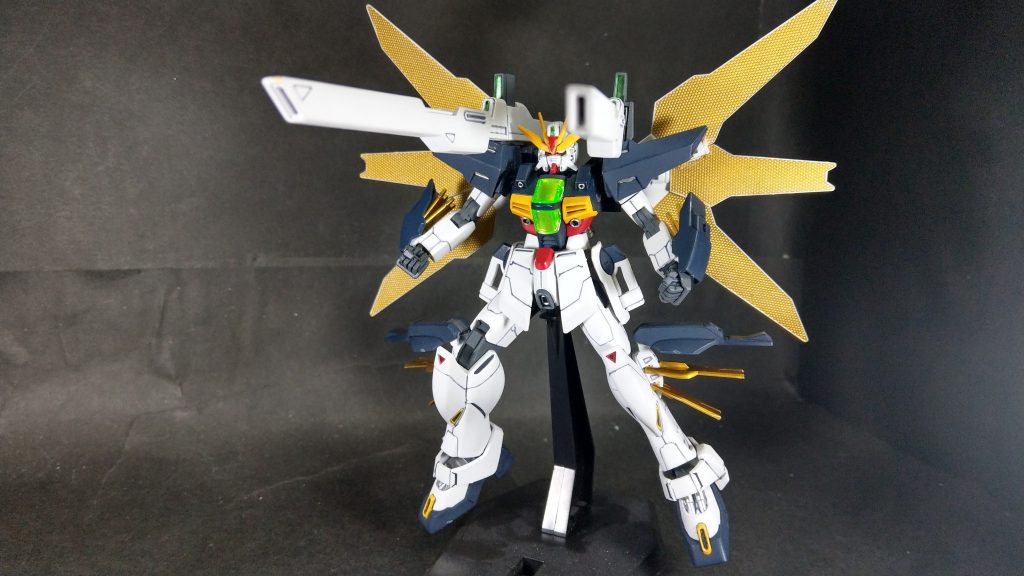 ツインサテライトキャノン展開
ゴールド部分は光沢コートを吹いてます