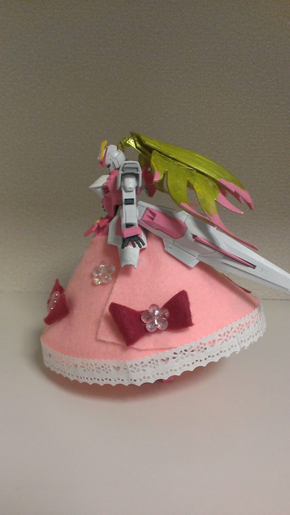 また髪はディナイアルのクリアパーツを塗装しました