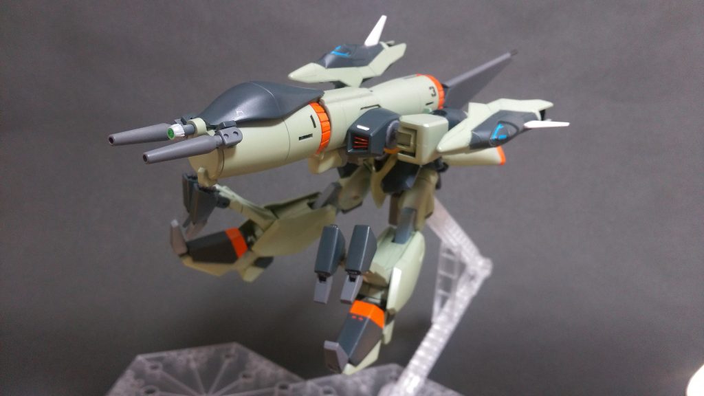 変形！！そりゃもうガザCは変形しないと！ポッド達がそのまま1号2号3号順で連結され、ポッド3号からシッポを伸ばすだけ。クローばんざい。