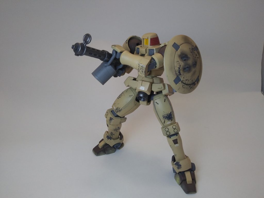 色を迷彩風にしてみました(茶色系の塗料が大量に余っていたなんて口が裂けても言えない…)