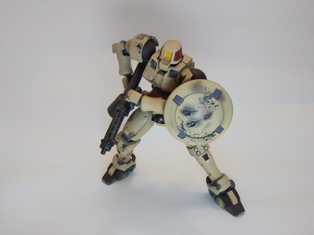 カメラアイ？の所には裏にホイルシールを貼っています