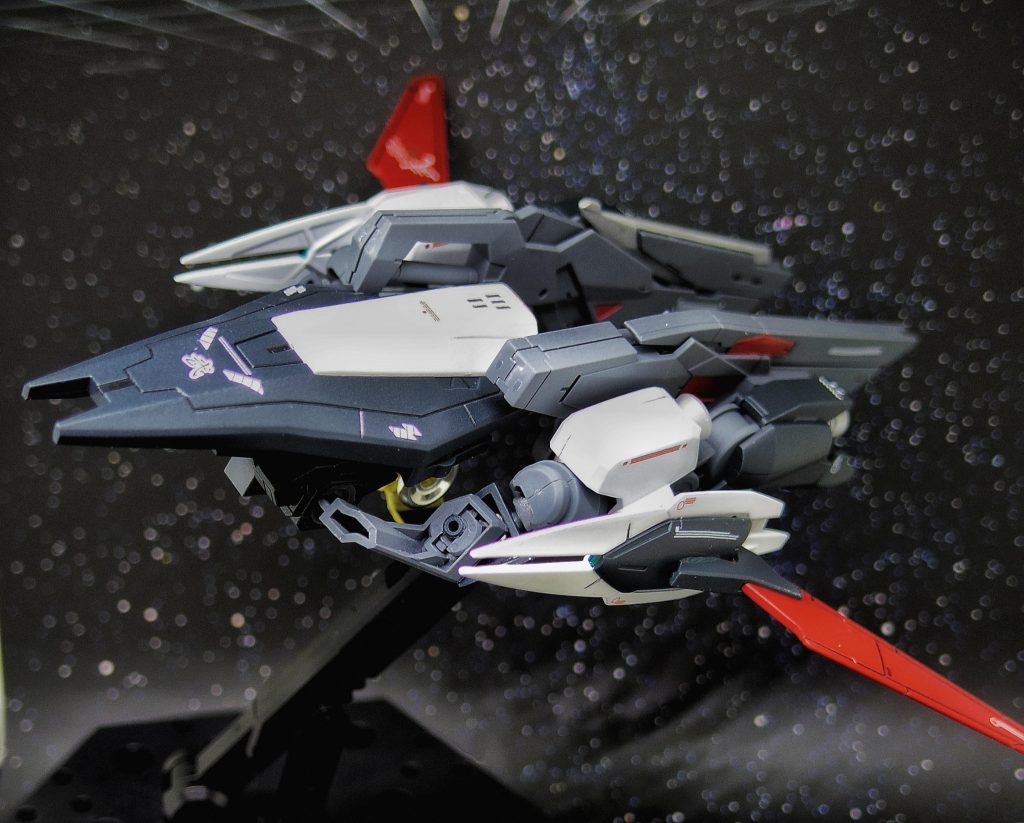 ## *嵐*
飛燕と共に開発された支援機。
飛燕用の強力なビームランチャーを搭載しているが、出力の都合上本機単体では使用できない。
武装は、2つのビーム砲。