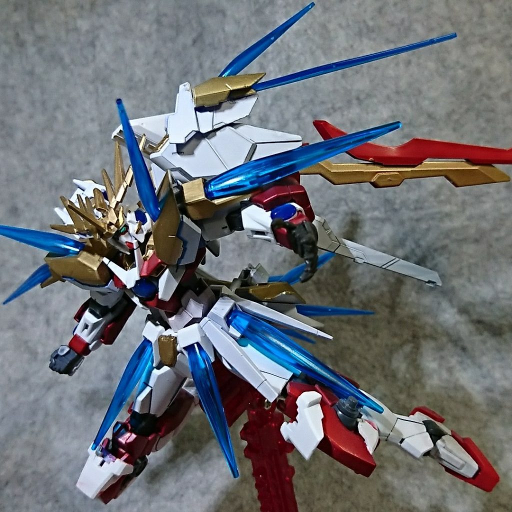 「FX:TRANS-AM バースト｣
という特殊技も設定上では考えていました。
武装を無くしても爪で相手を裂き、近接格闘も視野に。
イメージとしては鉄血のオルフェンズから、バルバトスルプス対ハシュマルの描写をイメージしました。