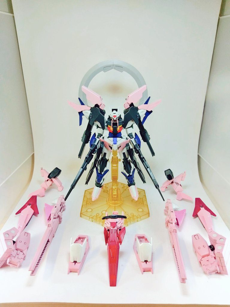 今まではバックパックのバリエーションの説明でした。ここから全身のアーマーについてです。画像の追加アーマーとダブルオーサクラ・春疾風を用います。(画像はイルミネイトですいません)