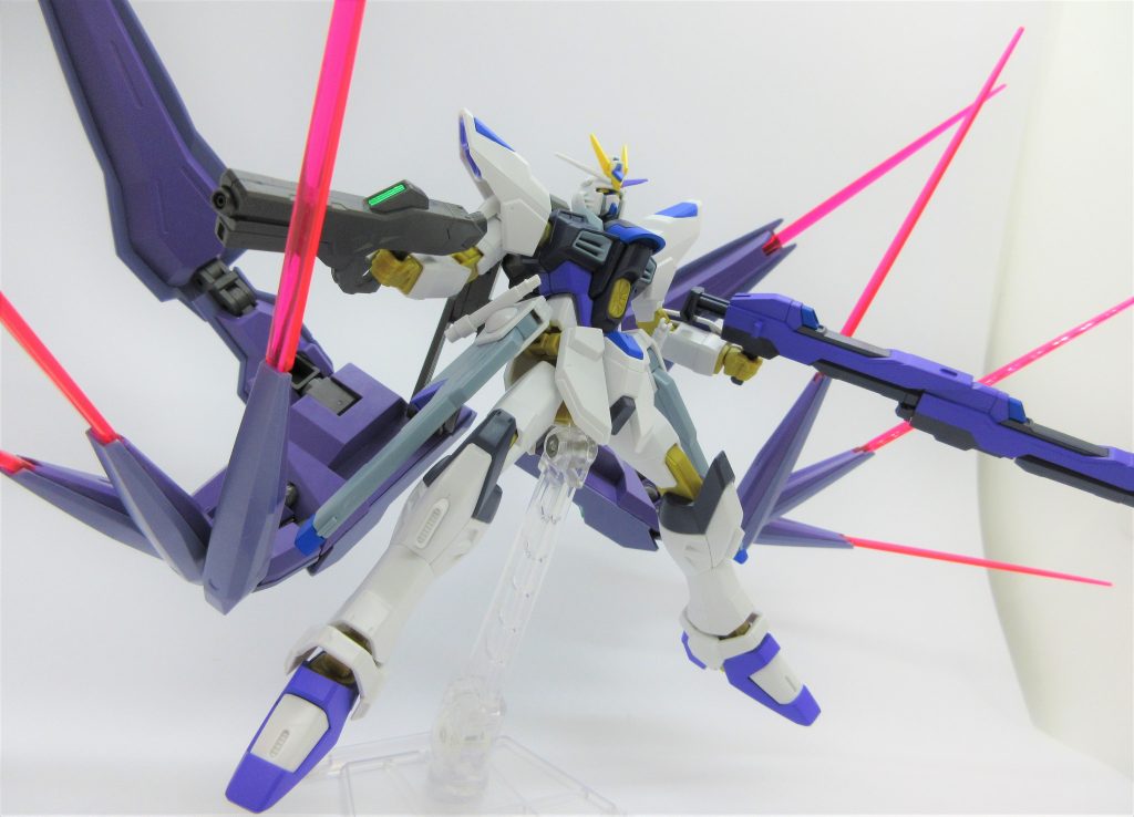 ビームサーベル展開。