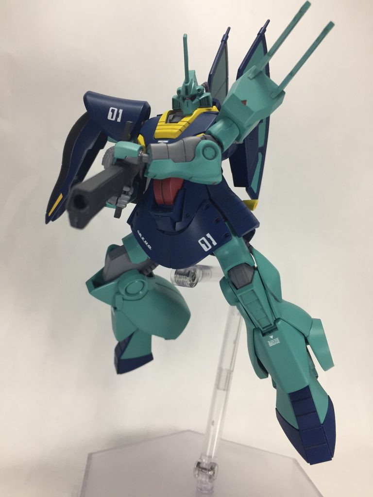 クレイバズーカの抱え撃ちも余裕