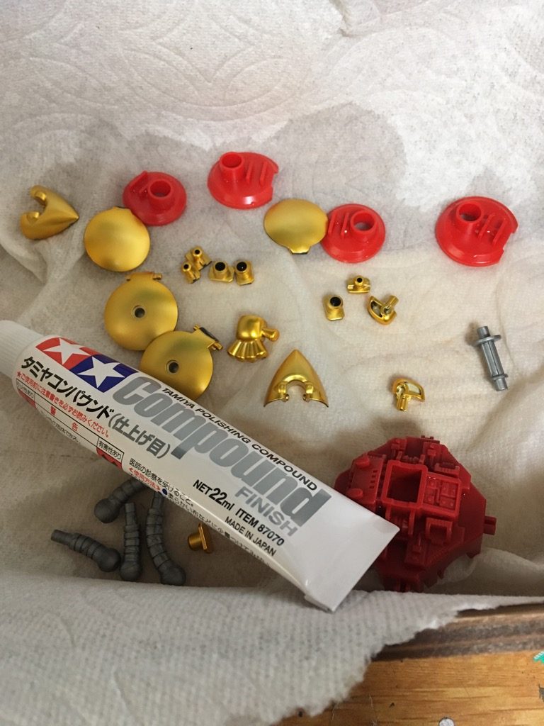 コンパウンドで磨いて塗装していきました