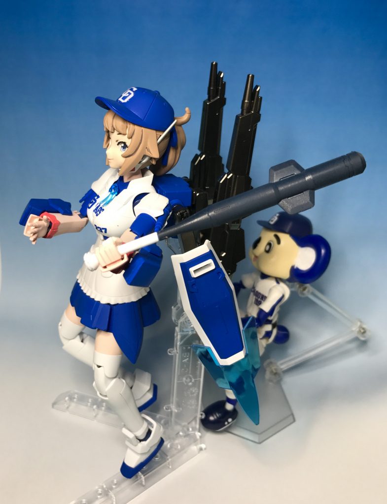 このフォロースルーも落合さんの画像を見ながらポージングしました。