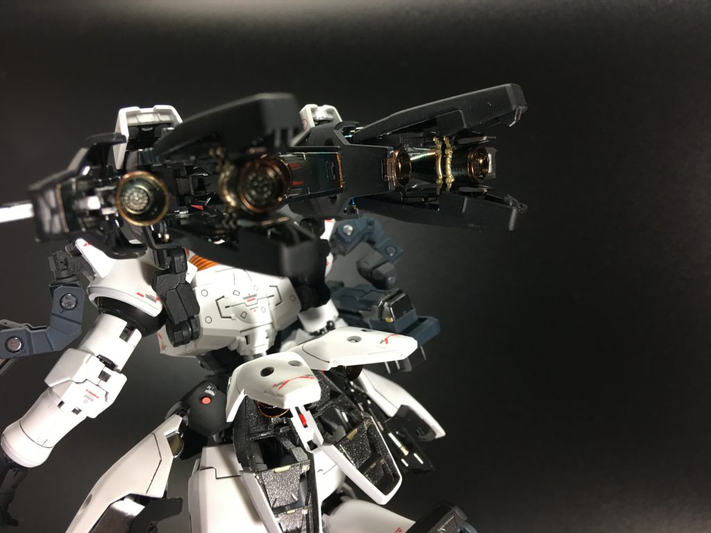 今回初めてバーニアの焼け表現に挑戦してみましたが、どうにも今一つな気がしますね・・・。
もっと練習しないと駄目だなこれは。