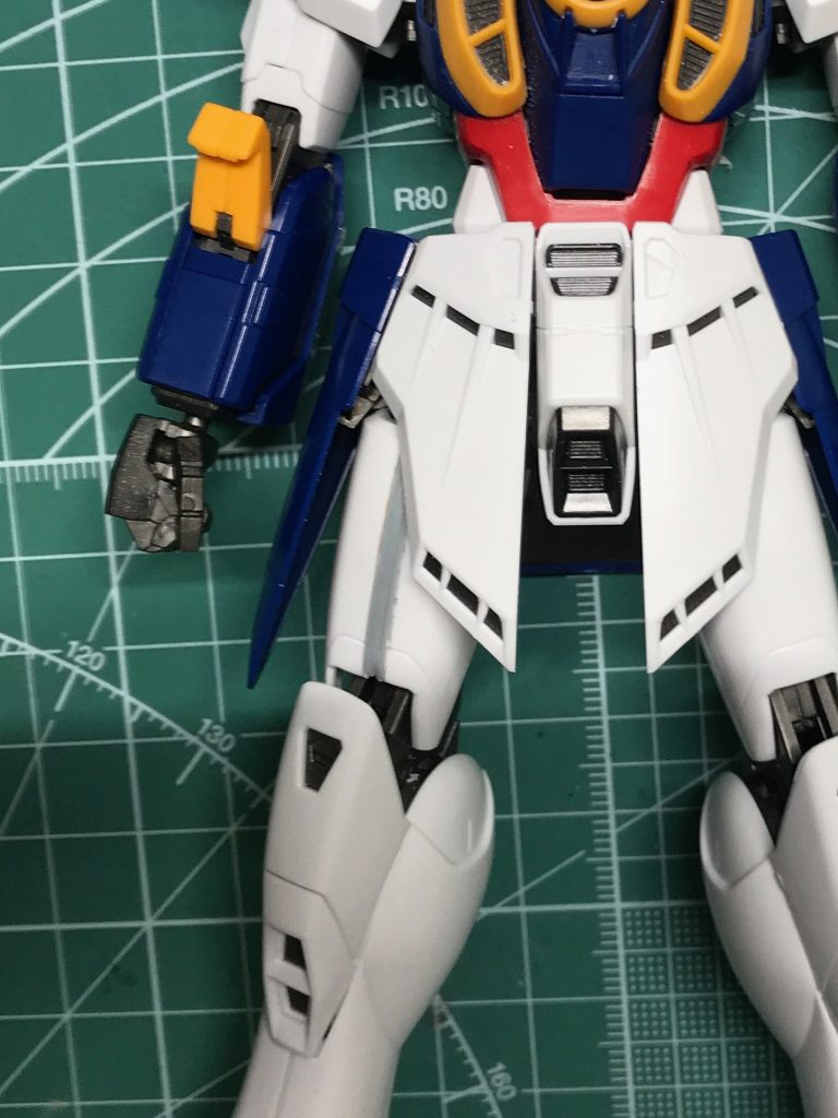 太ももは細くて貧弱に見えたので2mm幅増。