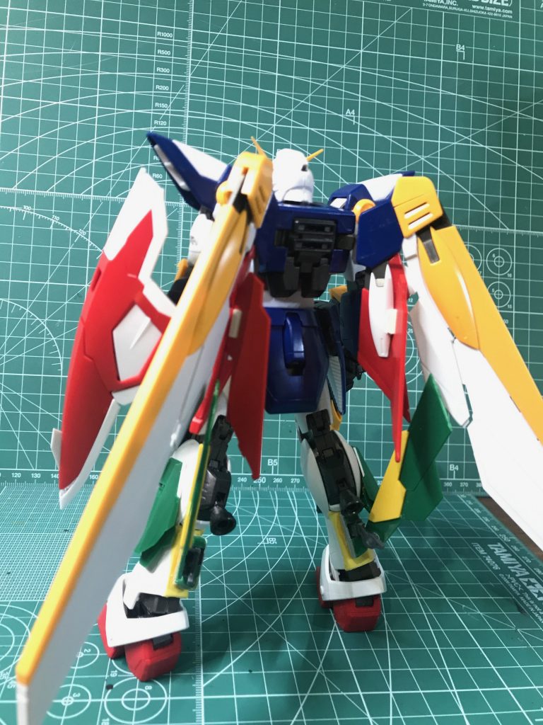 HGフェニーチェから垂直翼と補助翼を移植しました。