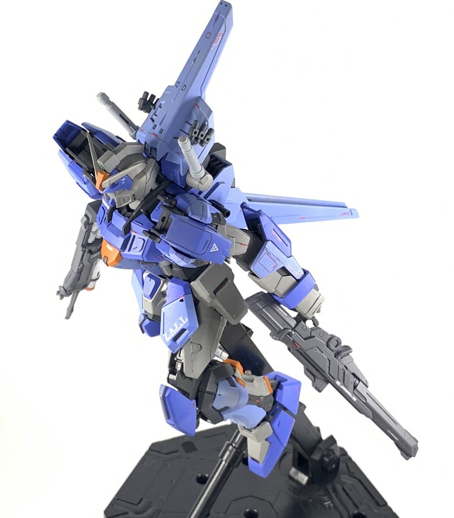 肩のシヴァも台座から取り外しができ、もちろん手持ちも可能。