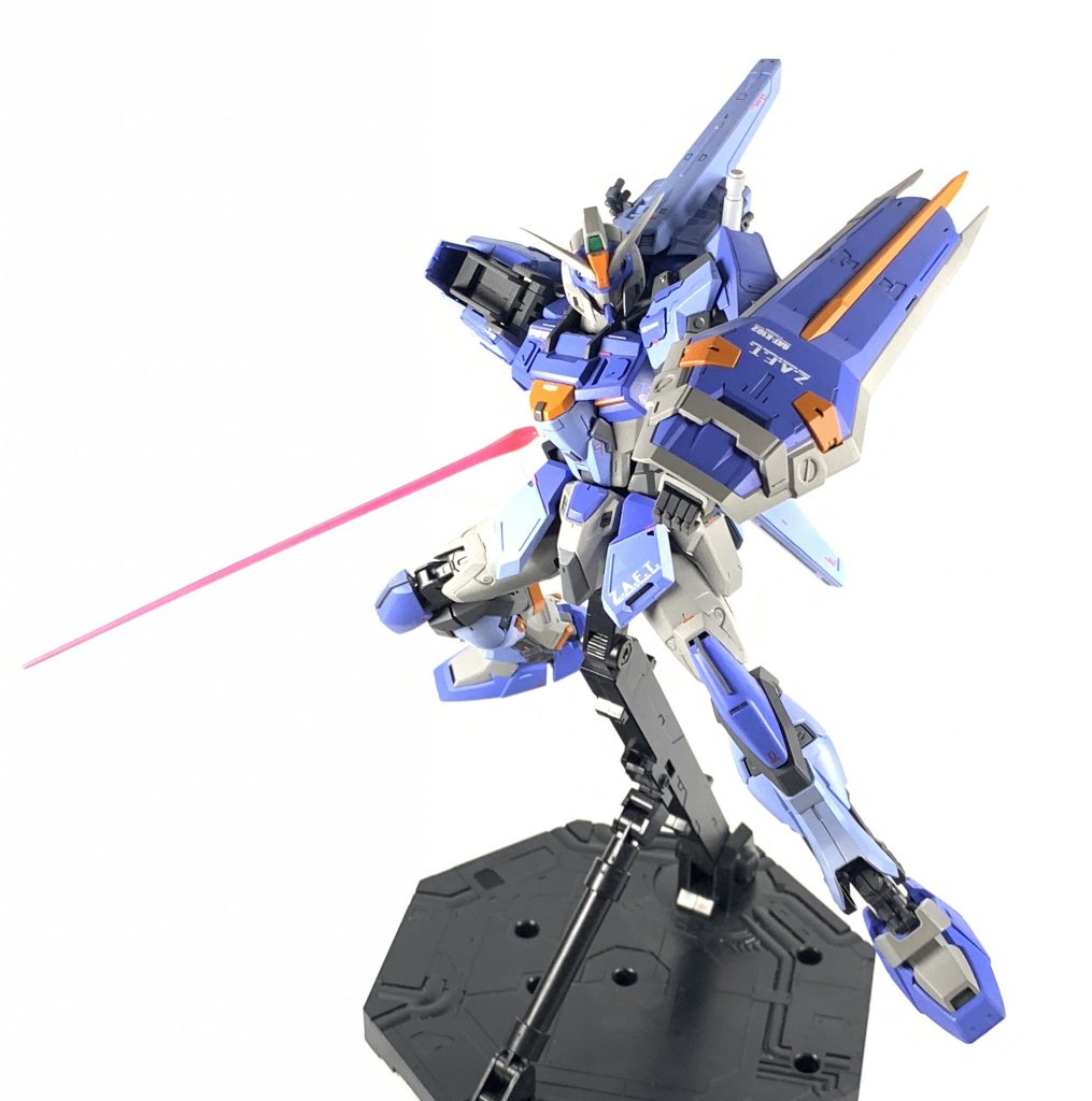 背中のアーム自体を取り外しできます。