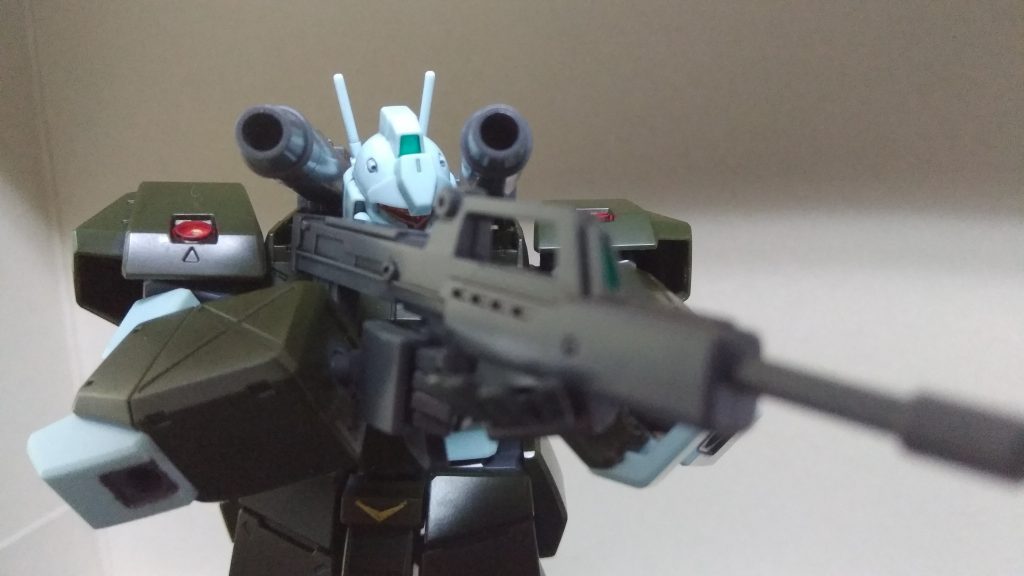 ジム·ライフル構え
このライフルのデザイン好きです笑