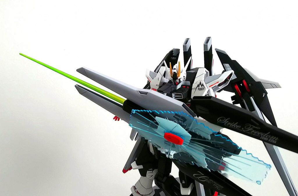 ドラグーンシールドはアメストの腕外装を使用しているのでビームシールドが展開可能です！