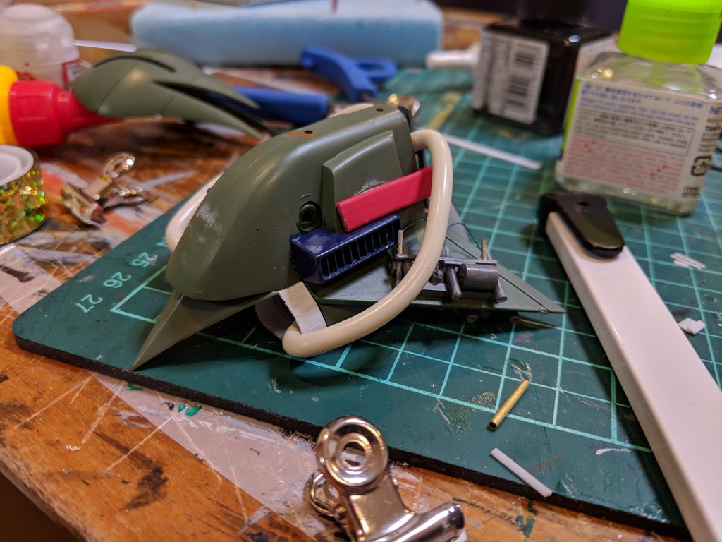 フィンとかくりぬいたけど全く見えないという