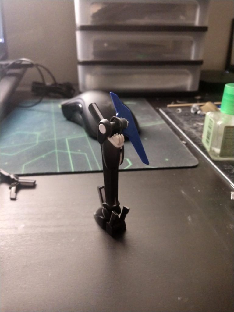 Defense rods were made using the backpack parts of the 00 Gundam