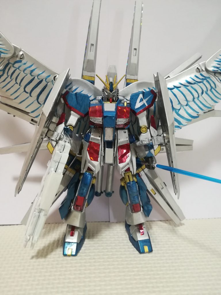 フロントアップです✨フルアーマにして✨さらにサイコフレーム搭載機にカスタムしました✨サイコフレームは100円ショップのシールちり紙で再現しました✨
シールジオンです✨