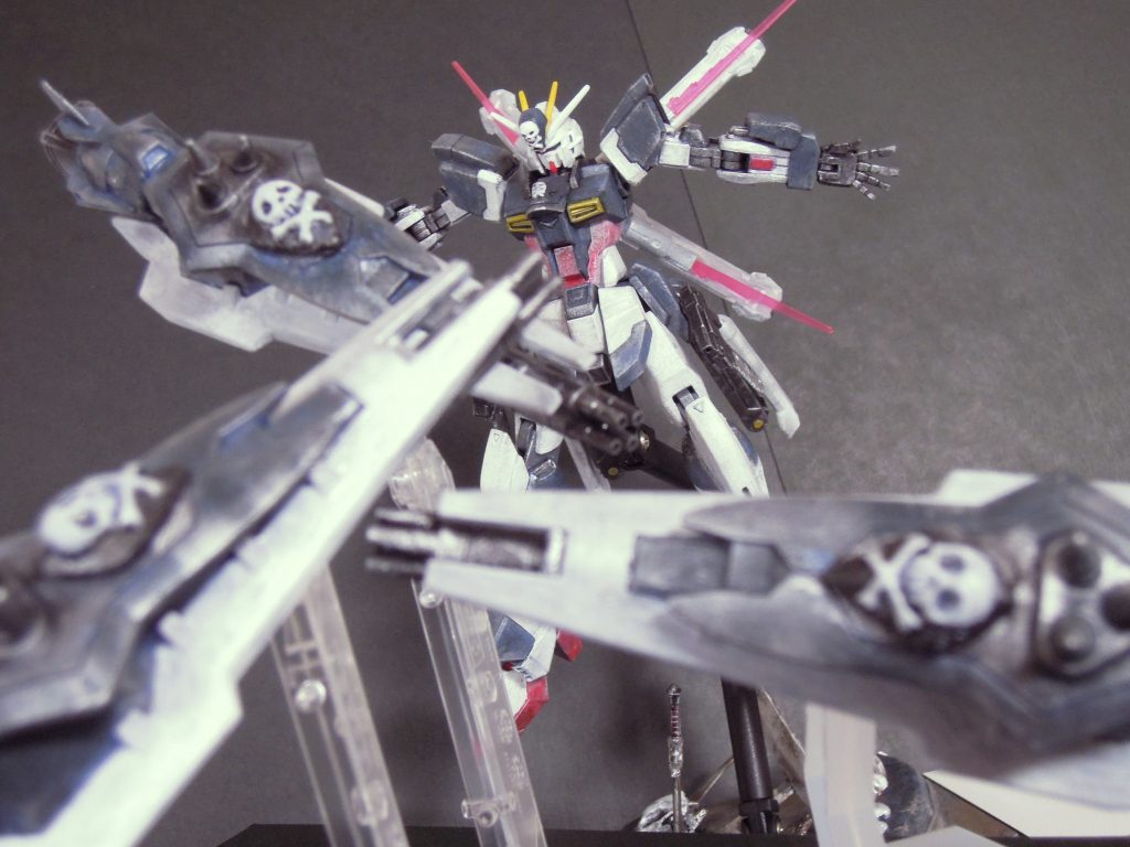 実験だらけでした。
ネオジム磁石→反発して吹っ飛んだ
マント→失敗だらけ、化学繊維の布をヒートペンで溶接
アクリジョン→快適
おゆまる複製→意外と簡単
平手パーツ指先→紛失。ランナー片でなんとかなる
楽しかったです。