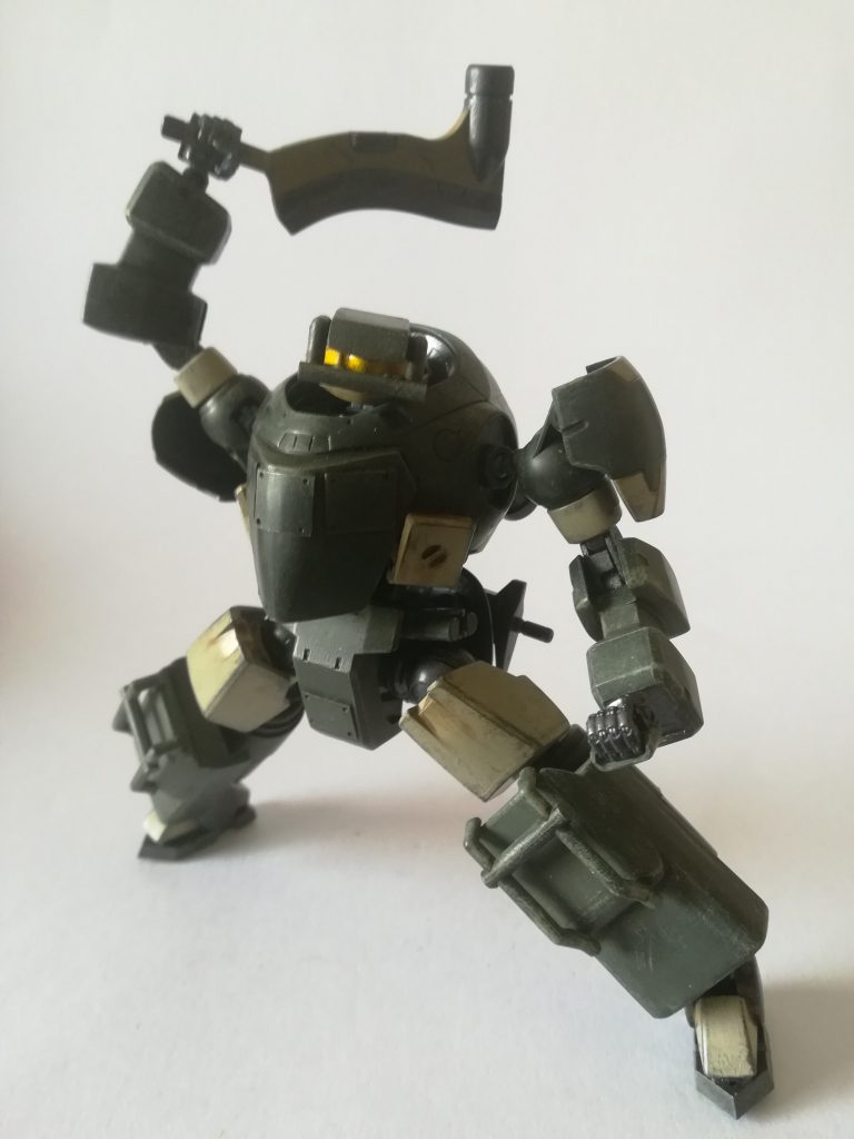 ブズビット・ミャソー
鉈とハンマーを融合させた近接武器。
投擲することもできる。