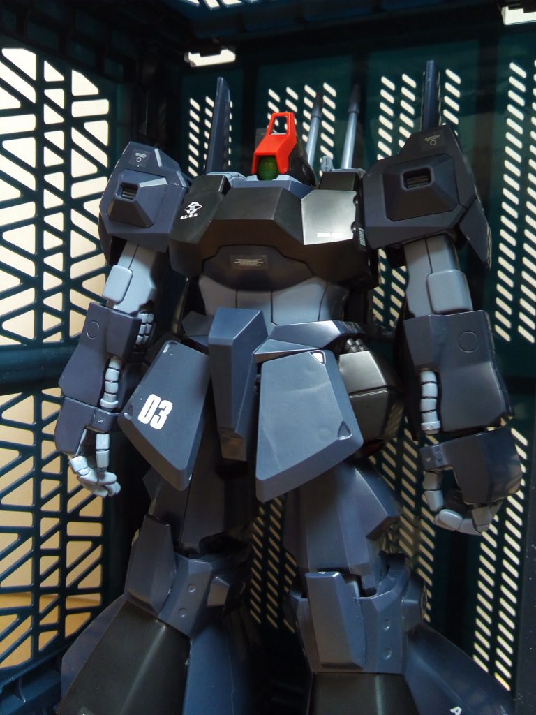 ＭＧでは比較的古いキットですが完成してからの満足感は高いです。