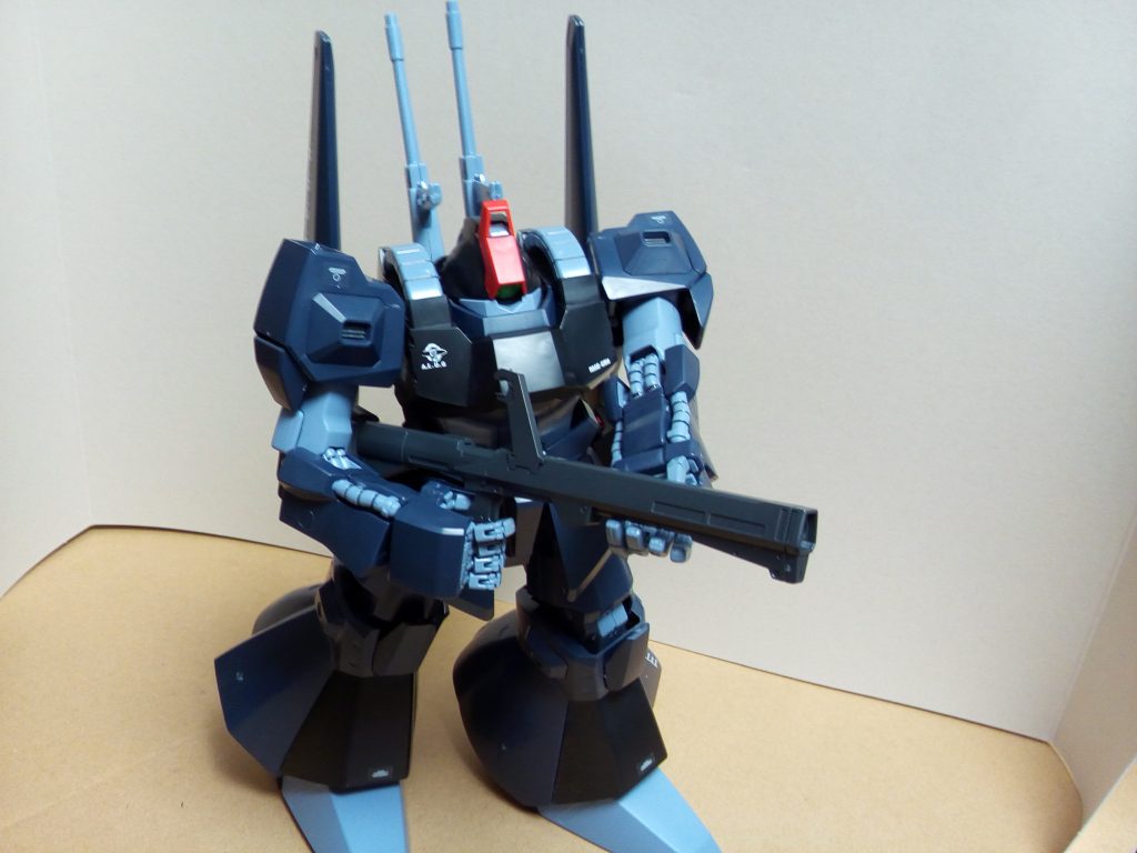 ゼータシリーズで揃えたくなってしまいました。このリックディアスはシールドが無いんですね。