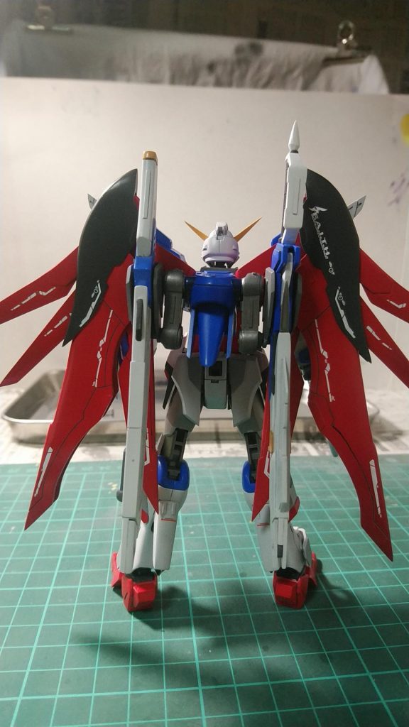 今回のメイン、翼の大型化
キットを元にプラ板、パテを使って大型化してます。ハッタリは効いたかなと